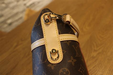 Replica Louis Vuitton Monogram Canvas Duffle Bag M43587